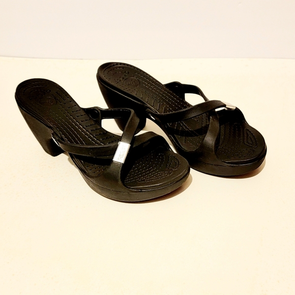 Crocs Chunky Criss-cross Heel - Picture 12 of 12